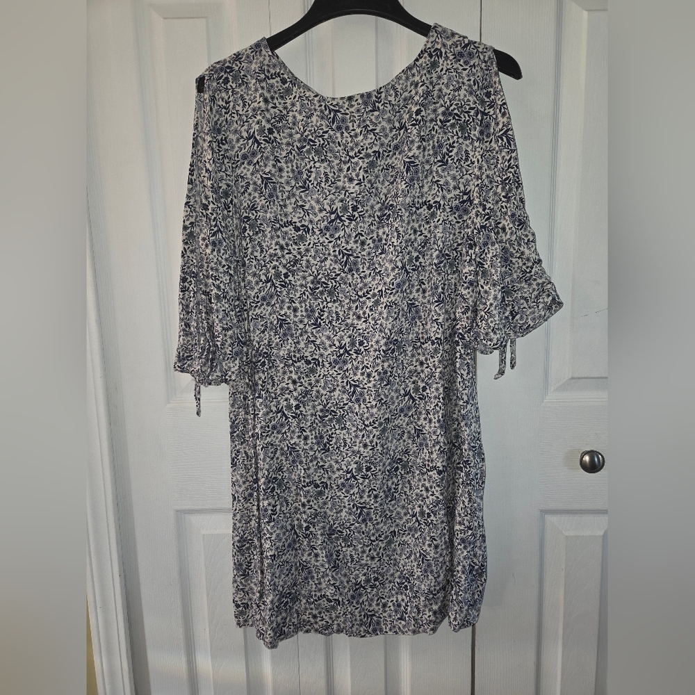 H&M Womens Navy & White Floral Print Dress, Peek-A-Book Half Sleeve, Size 14